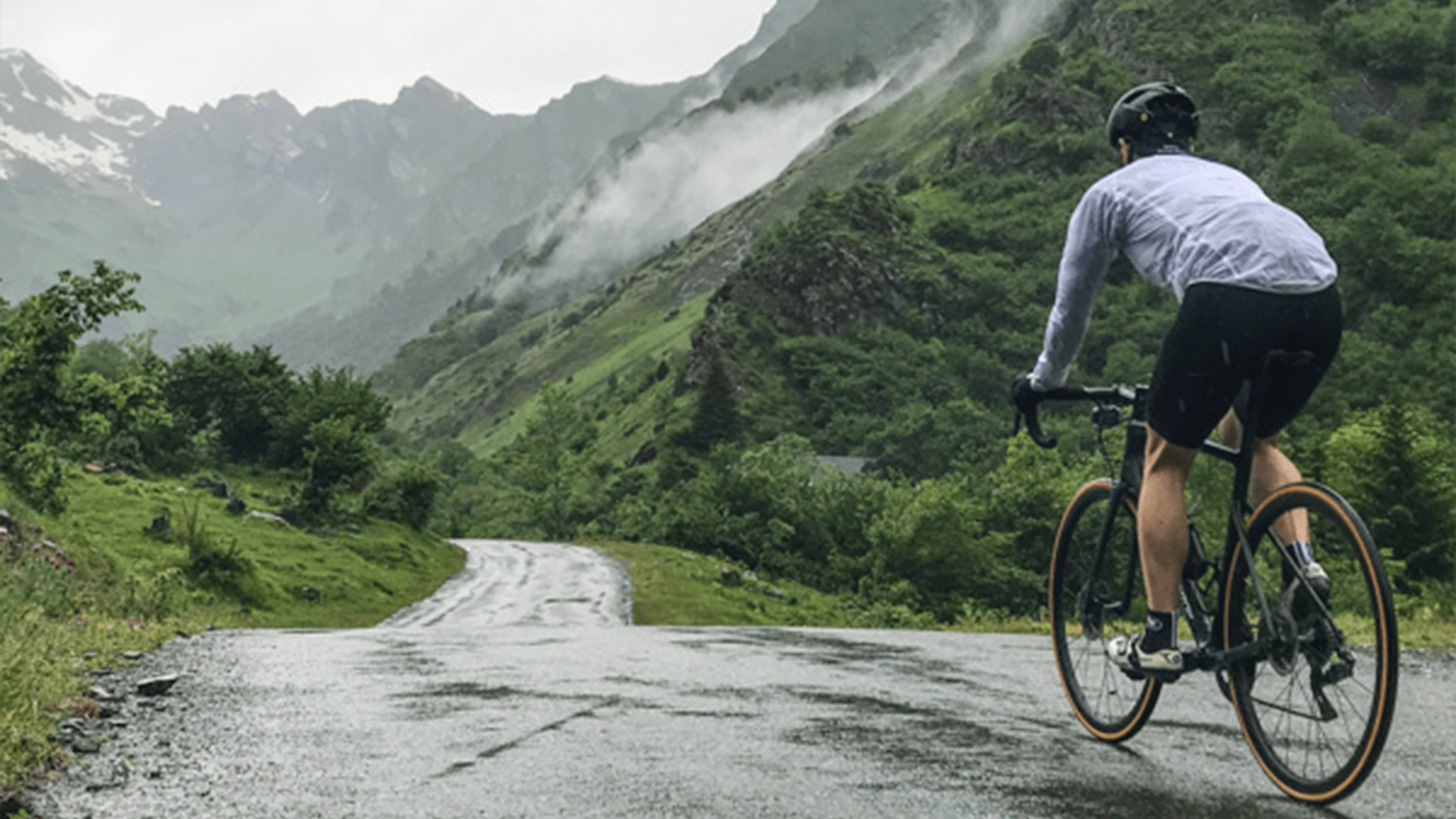 11 must-have items for every bike ride - Chia Charge